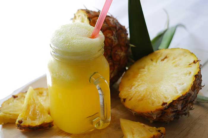 Pineapple smoothies
